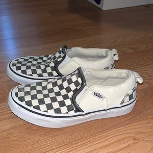 Kids checkers van shoes, size 1